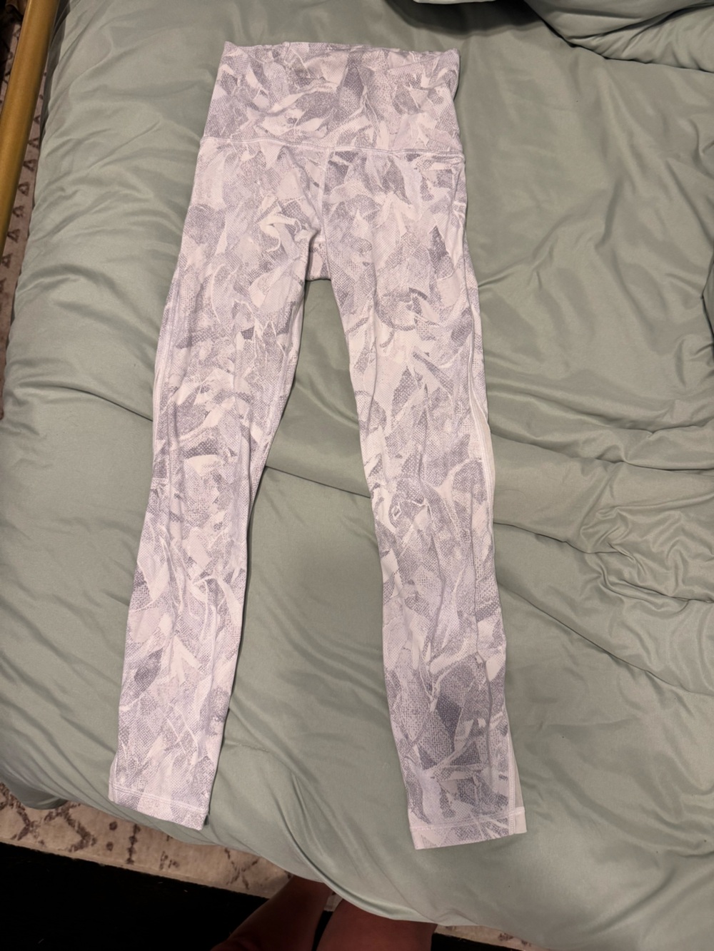 lululemon athletica White and Light Gray Patterned Leggings